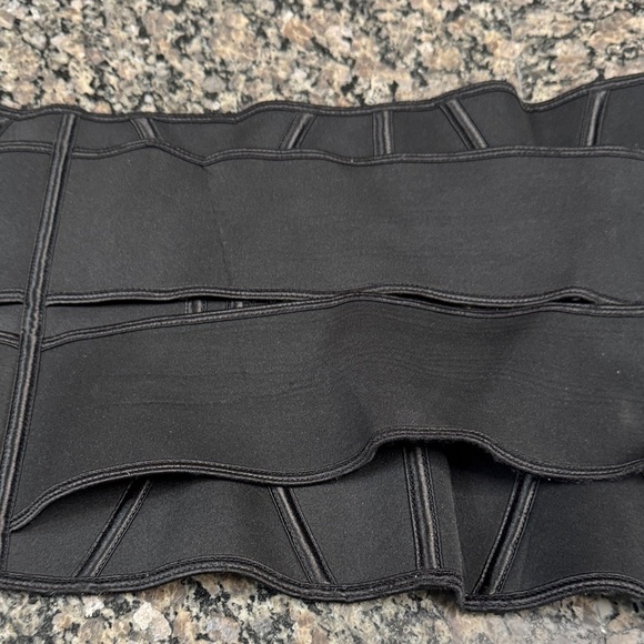 Black Waist Trainer S - Picture 4 of 9
